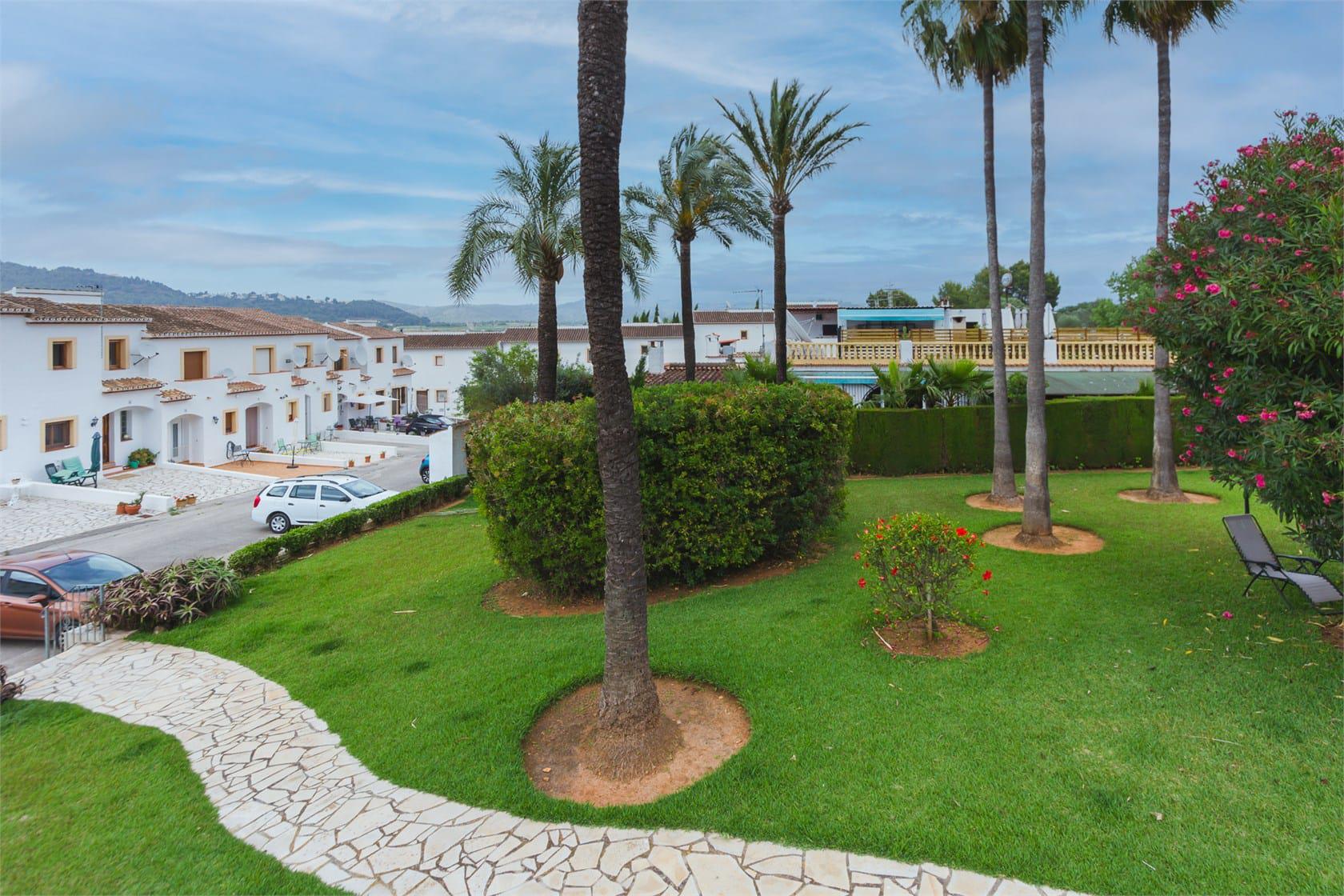 Imagen 30 Casa Adosada en venta en Pedreguer / En Monte Pedreguer cerca del restaurante Black Flame.