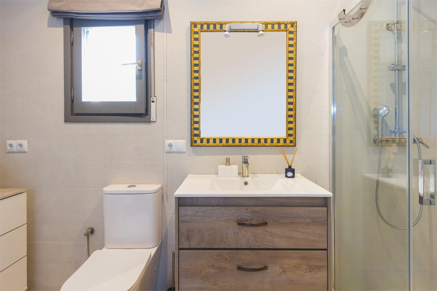 Imagen 10 Casa Adosada en venta en Pedreguer / En Monte Pedreguer cerca del restaurante Black Flame.