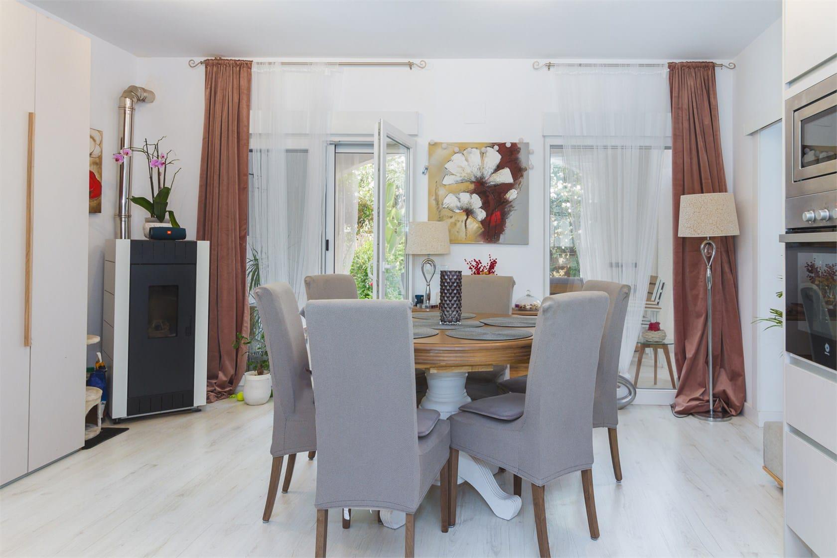 Imagen 4 Casa Adosada en venta en Pedreguer / En Monte Pedreguer cerca del restaurante Black Flame.