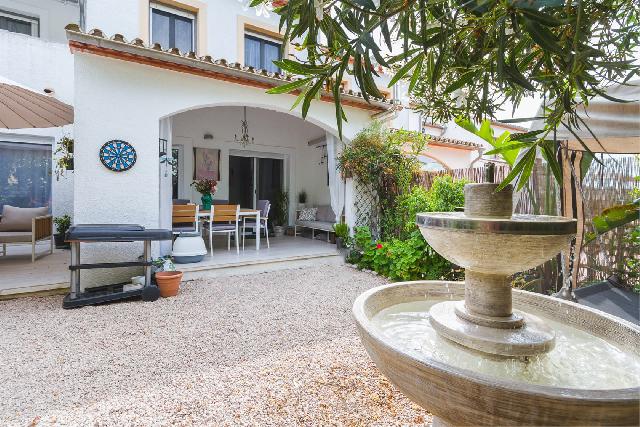 Imagen 34 Inmueble 296038 - Casa Adosada en venta en Pedreguer / En Monte Pedreguer cerca del restaurante Black Flame.