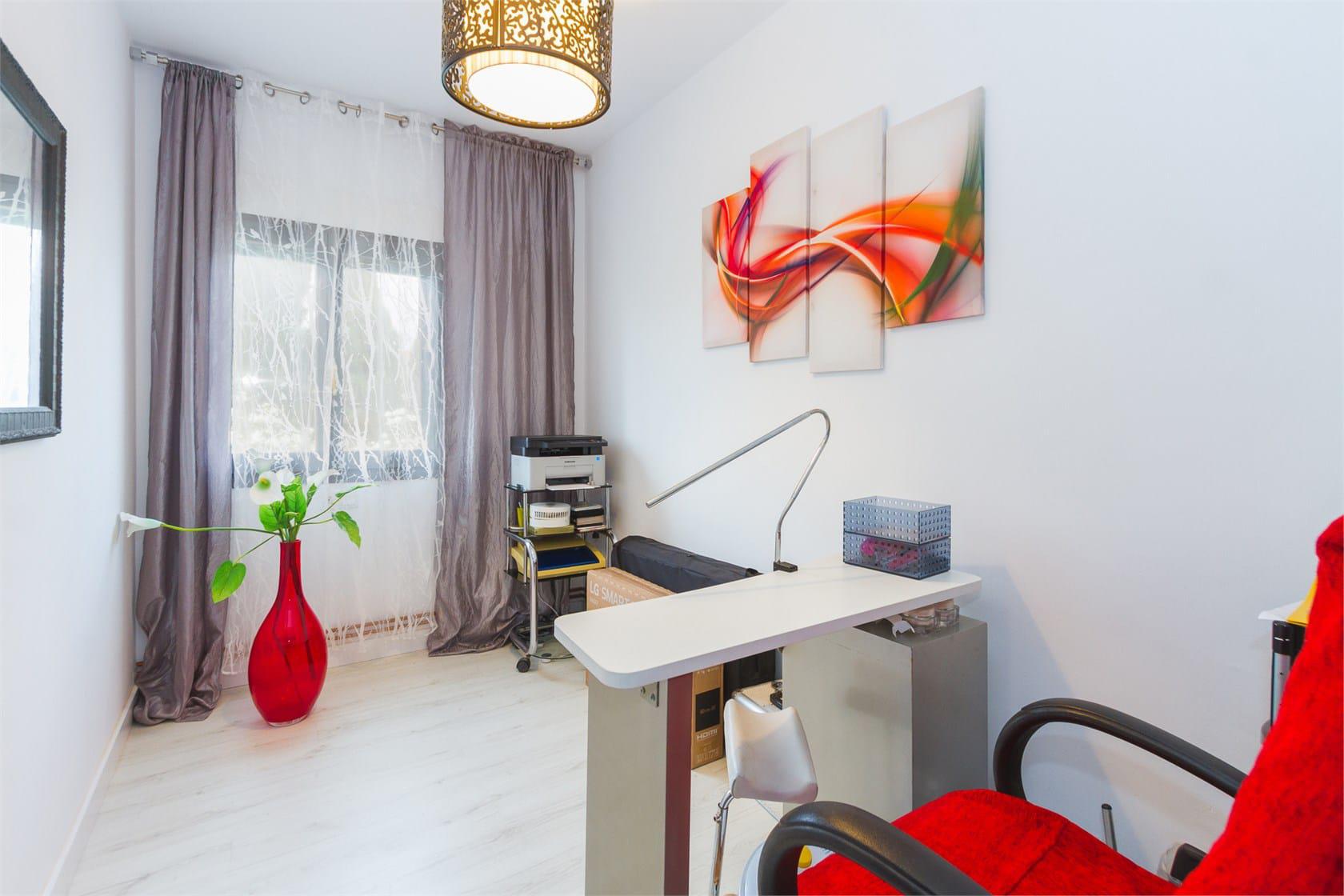 Imagen 19 Casa Adosada en venta en Pedreguer / En Monte Pedreguer cerca del restaurante Black Flame.