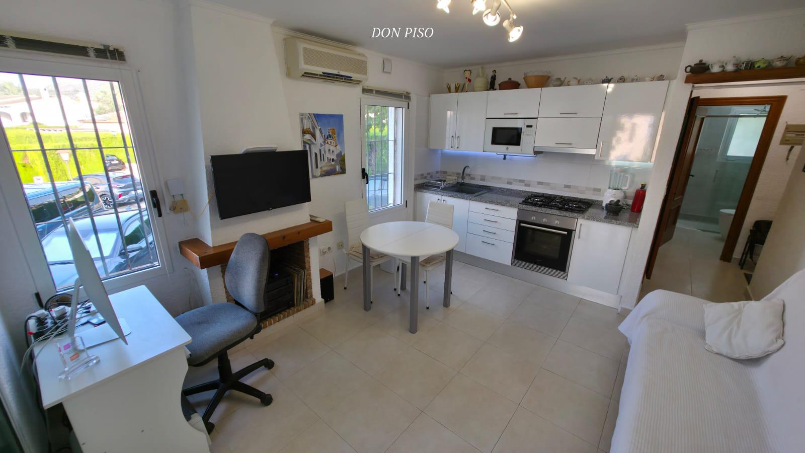 Imagen 2 Casa Adosada en venta en Pedreguer / Cerca del Club de Golf La Sella y del Jardín Botánico.