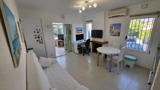 Imagen 3 Inmueble 296098 - Casa Adosada en venta en Pedreguer / Cerca del Club de Golf La Sella y del Jardín Botánico.