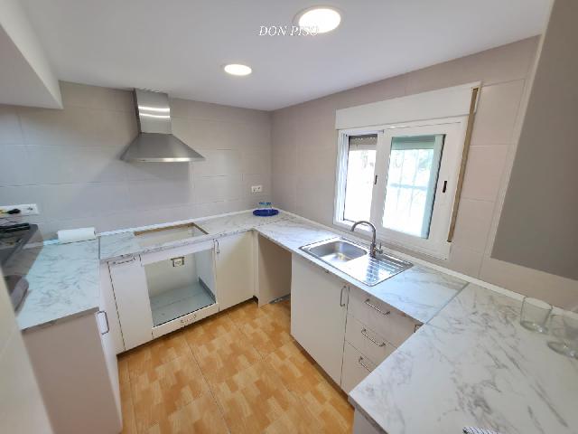 Imagen 1 Inmueble 296998 - Casa en venta en Poblets (Els) / En la entrada de Els Poblets. 