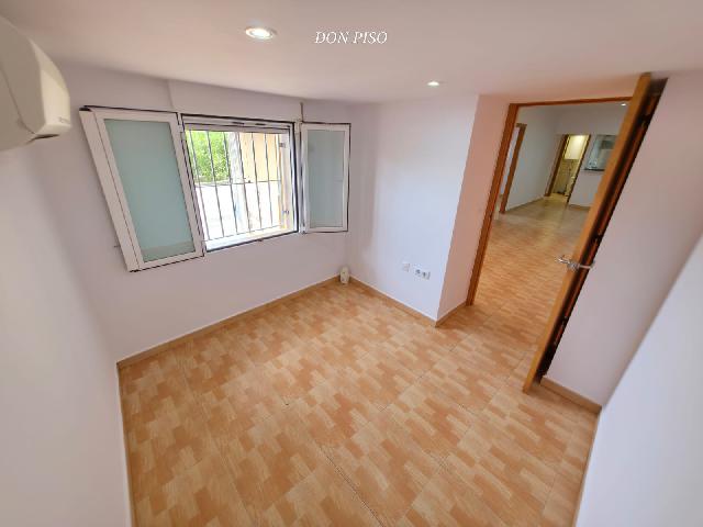 Imagen 14 Inmueble 296998 - Casa en venta en Poblets (Els) / En la entrada de Els Poblets. 