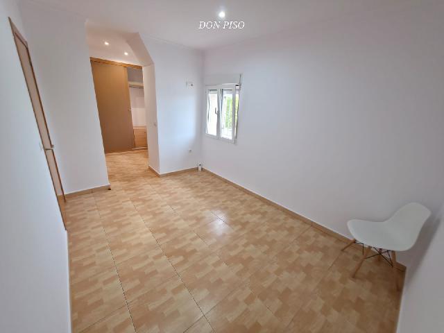 Imagen 6 Inmueble 296998 - Casa en venta en Poblets (Els) / En la entrada de Els Poblets. 