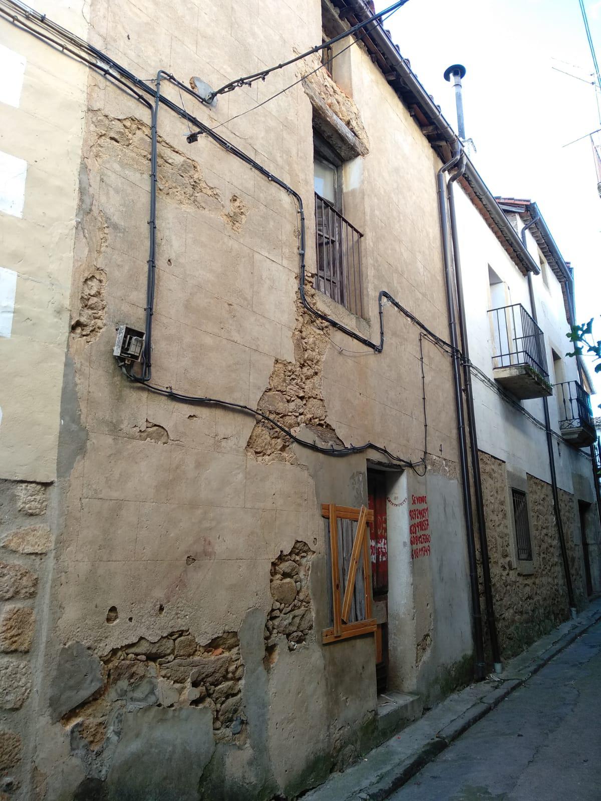 Imagen 2 Casa Pareada en venta en Hoyos / Calle emblemática en Sierra de Gata, Hoyos Cáceres