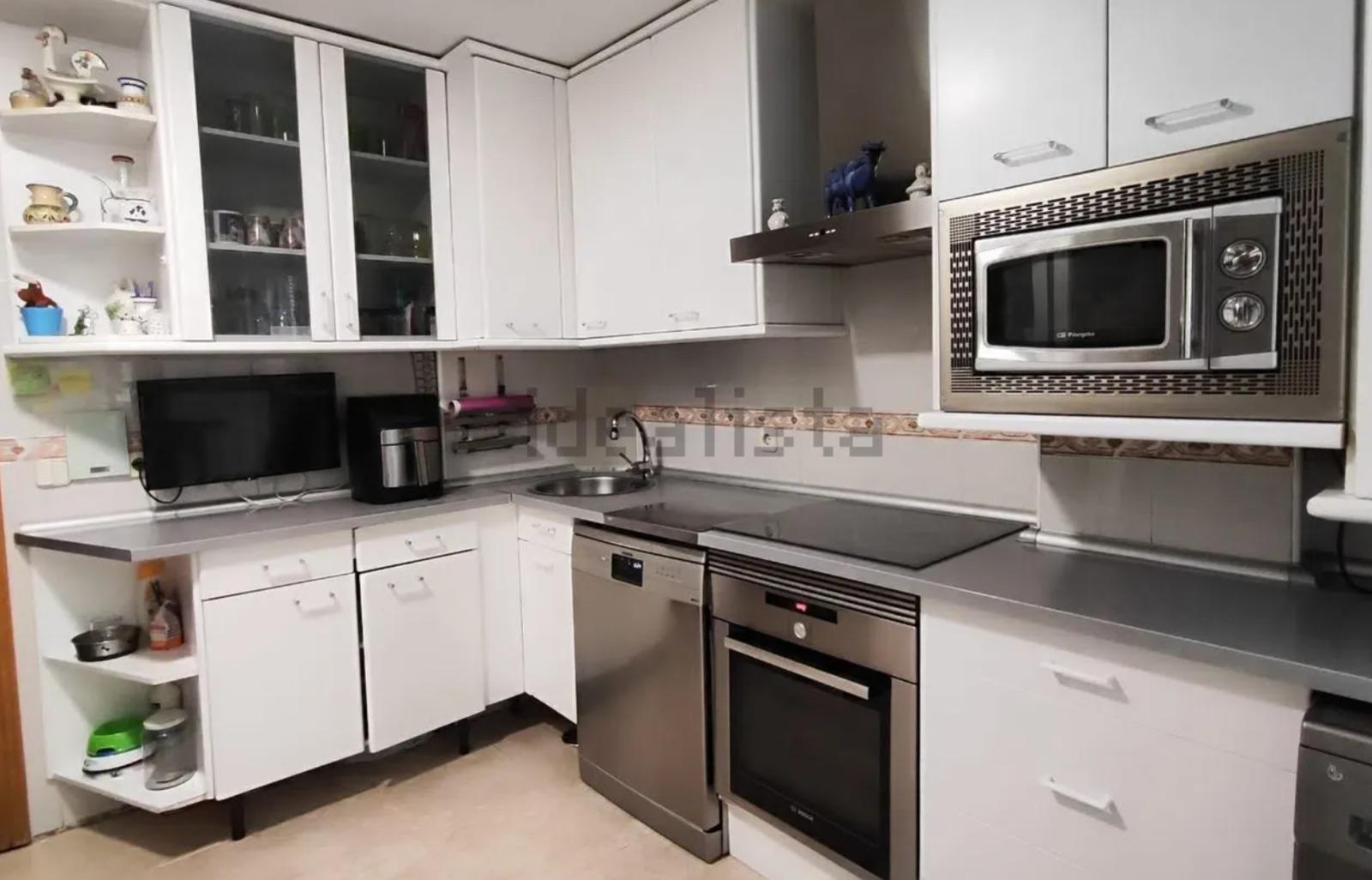 Imagen 12 Apartamento en venta en Alcalá De Henares / Cerca a tienda tedi, y peluqueria veronica