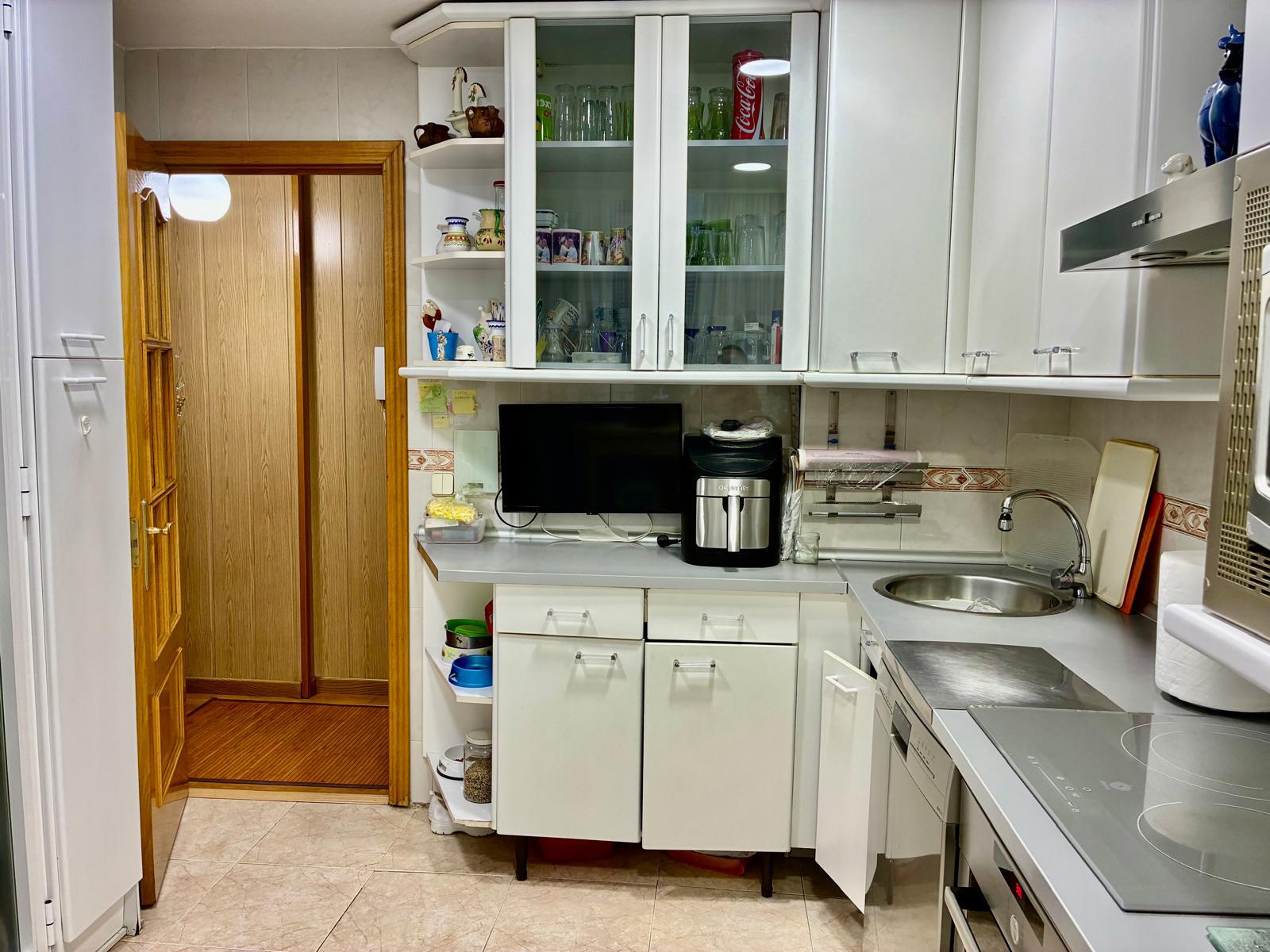 Imagen 17 Apartamento en venta en Alcalá De Henares / Cerca a tienda tedi, y peluqueria veronica