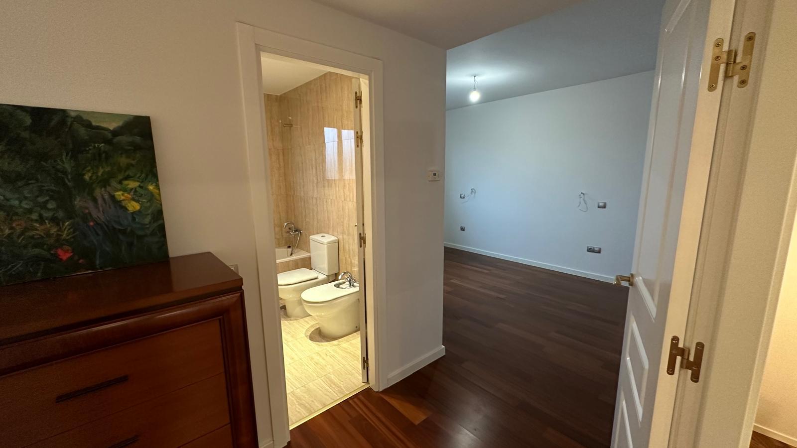 Imagen 20 Casa Aislada en venta en Villaviciosa De Odón / Casa  I independiente reformada a la venta