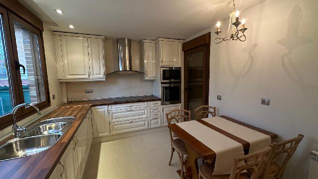 Imagen 16 Inmueble 292034 - Casa Aislada en venta en Villaviciosa De Odón / Casa  I independiente reformada a la venta