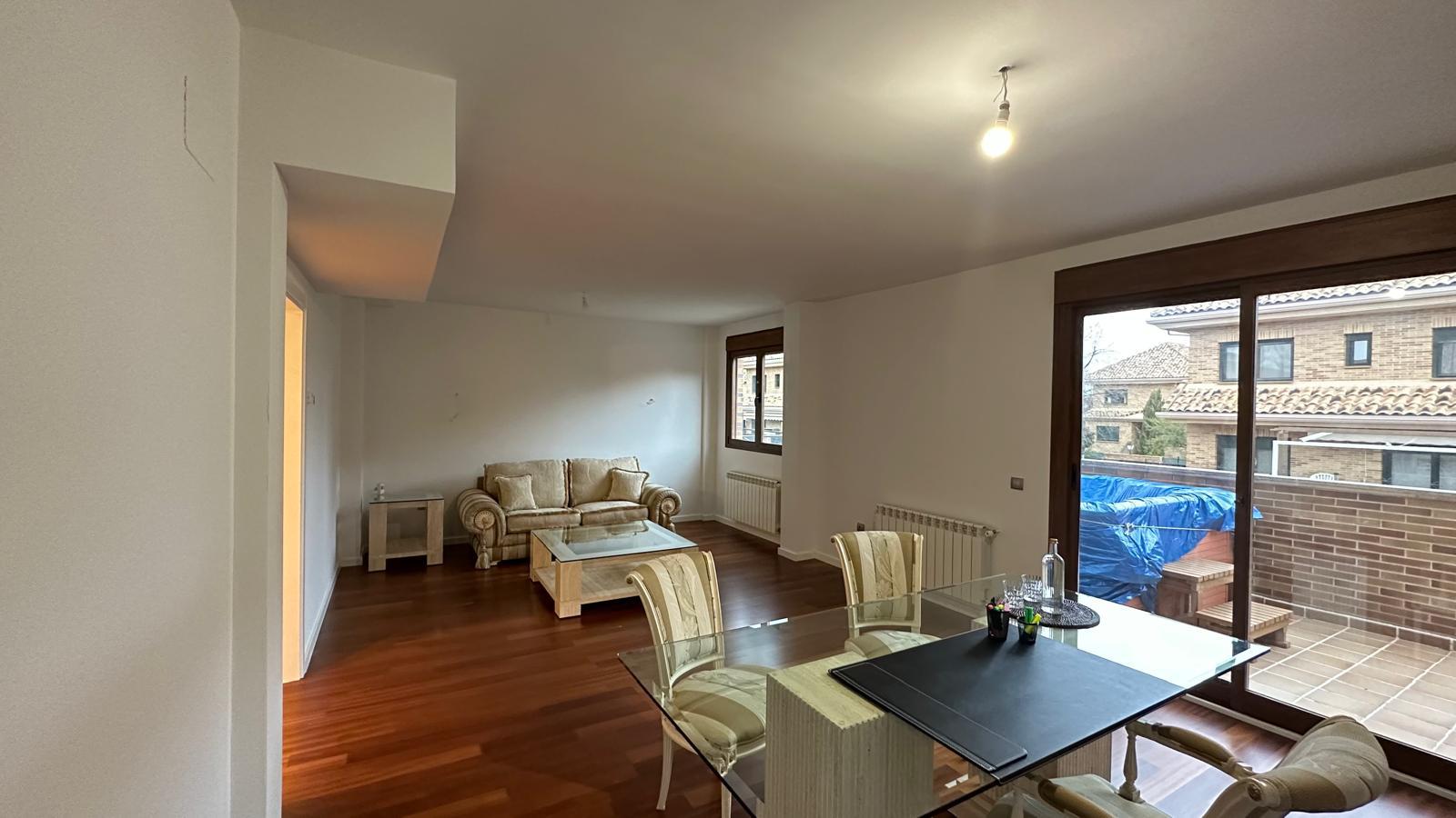 Imagen 1 Casa Aislada en venta en Villaviciosa De Odón / Casa  I independiente reformada a la venta