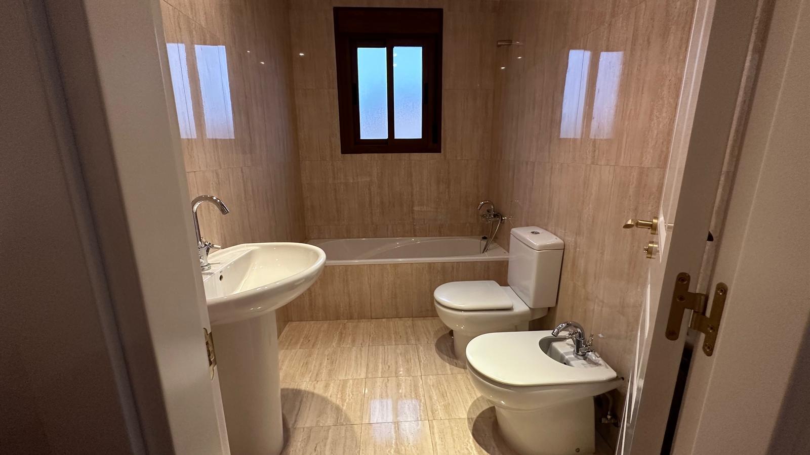 Imagen 32 Casa Aislada en venta en Villaviciosa De Odón / Casa  I independiente reformada a la venta