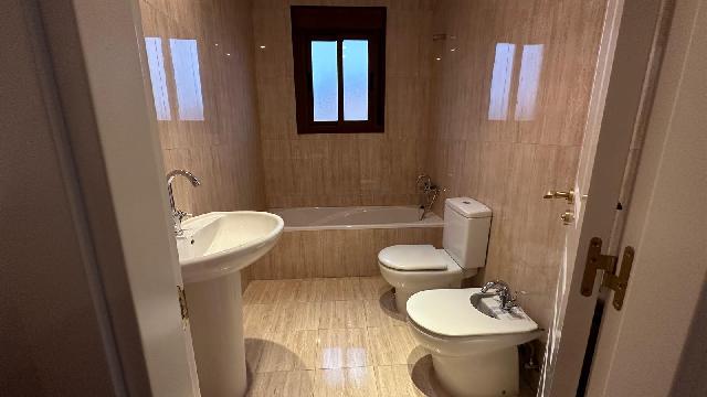 Imagen 32 Inmueble 292034 - Casa Aislada en venta en Villaviciosa De Odón / Casa  I independiente reformada a la venta