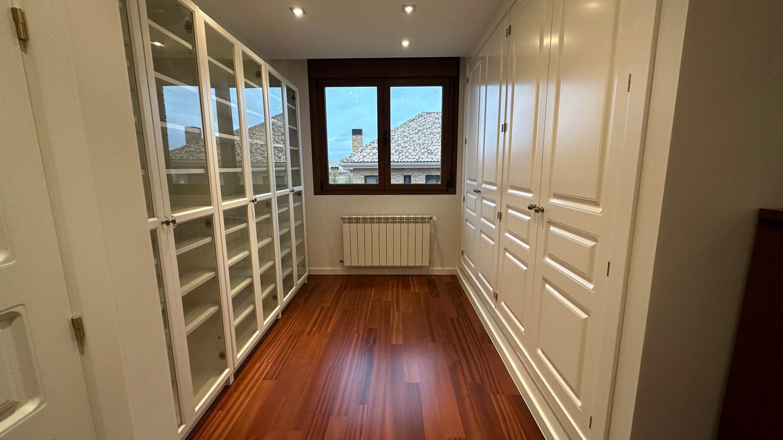 Imagen 37 Casa Aislada en venta en Villaviciosa De Odón / Casa  I independiente reformada a la venta