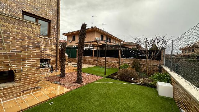 Imagen 5 Inmueble 292034 - Casa Aislada en venta en Villaviciosa De Odón / Casa  I independiente reformada a la venta