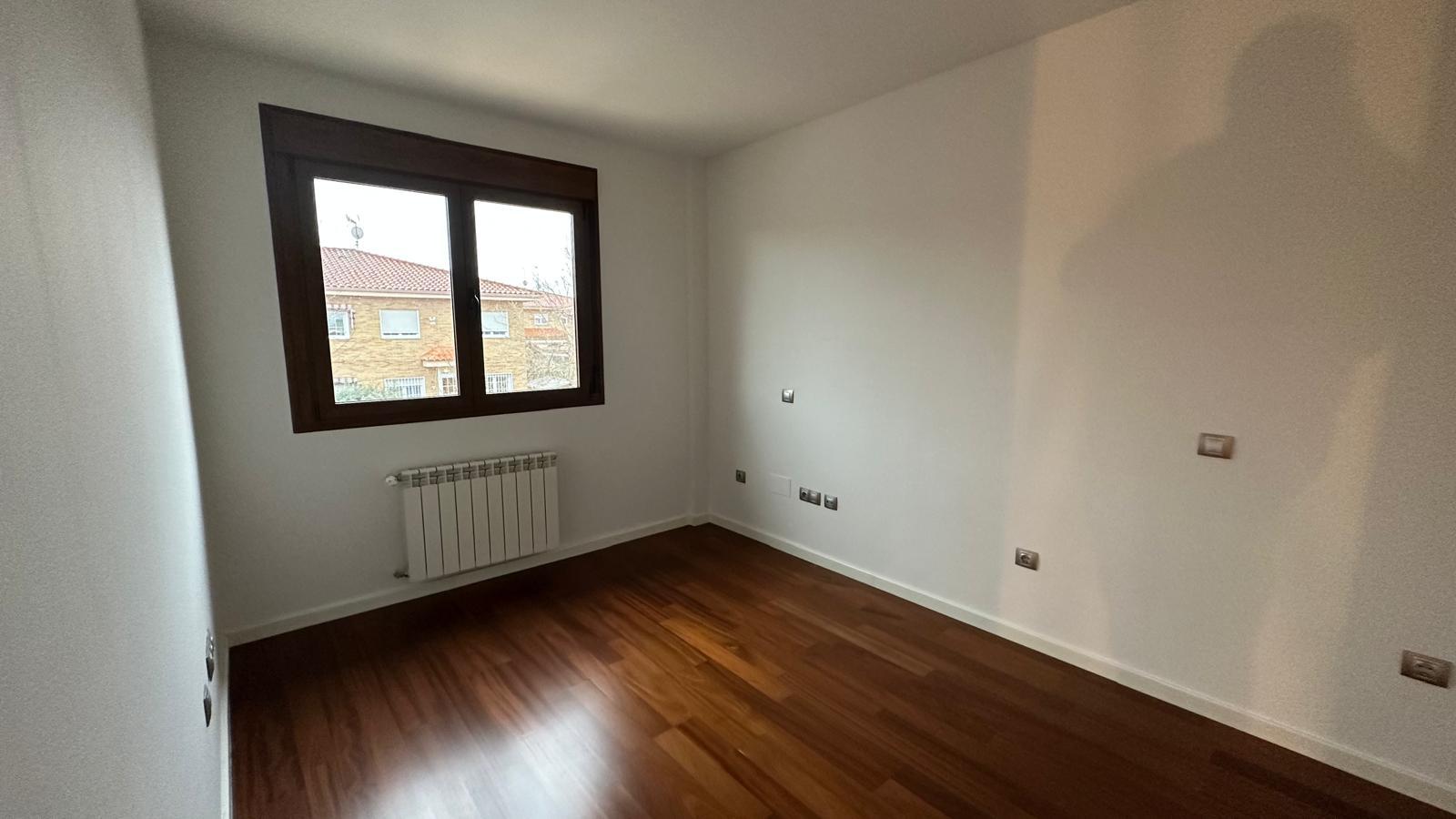 Imagen 27 Casa Aislada en venta en Villaviciosa De Odón / Casa  I independiente reformada a la venta