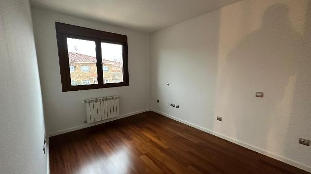 Imagen 27 Inmueble 292034 - Casa Aislada en venta en Villaviciosa De Odón / Casa  I independiente reformada a la venta