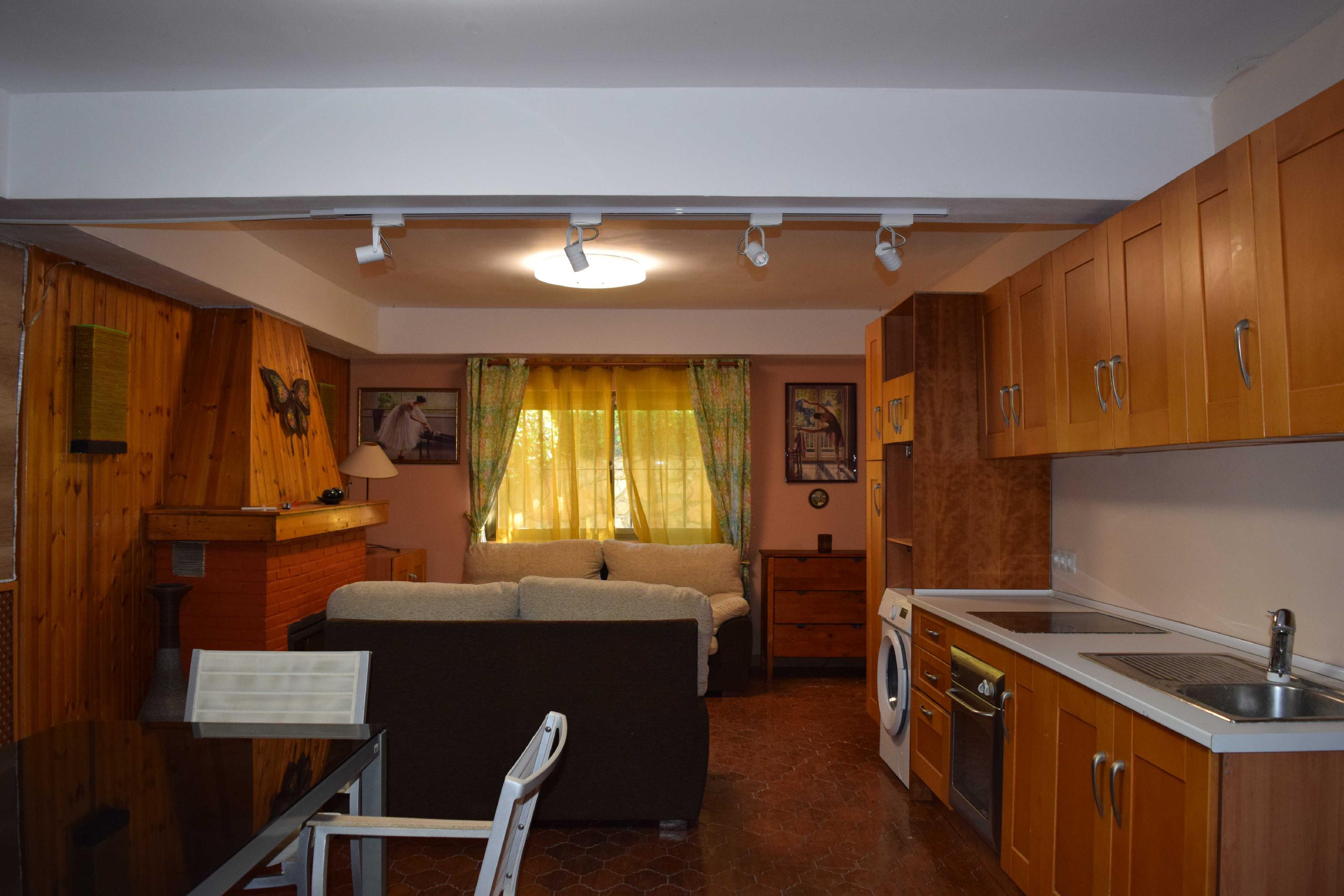 Imagen 1 Piso en alquiler en Villaviciosa De Odón / Alquiler para estudiantes de 2 habitaciones con...