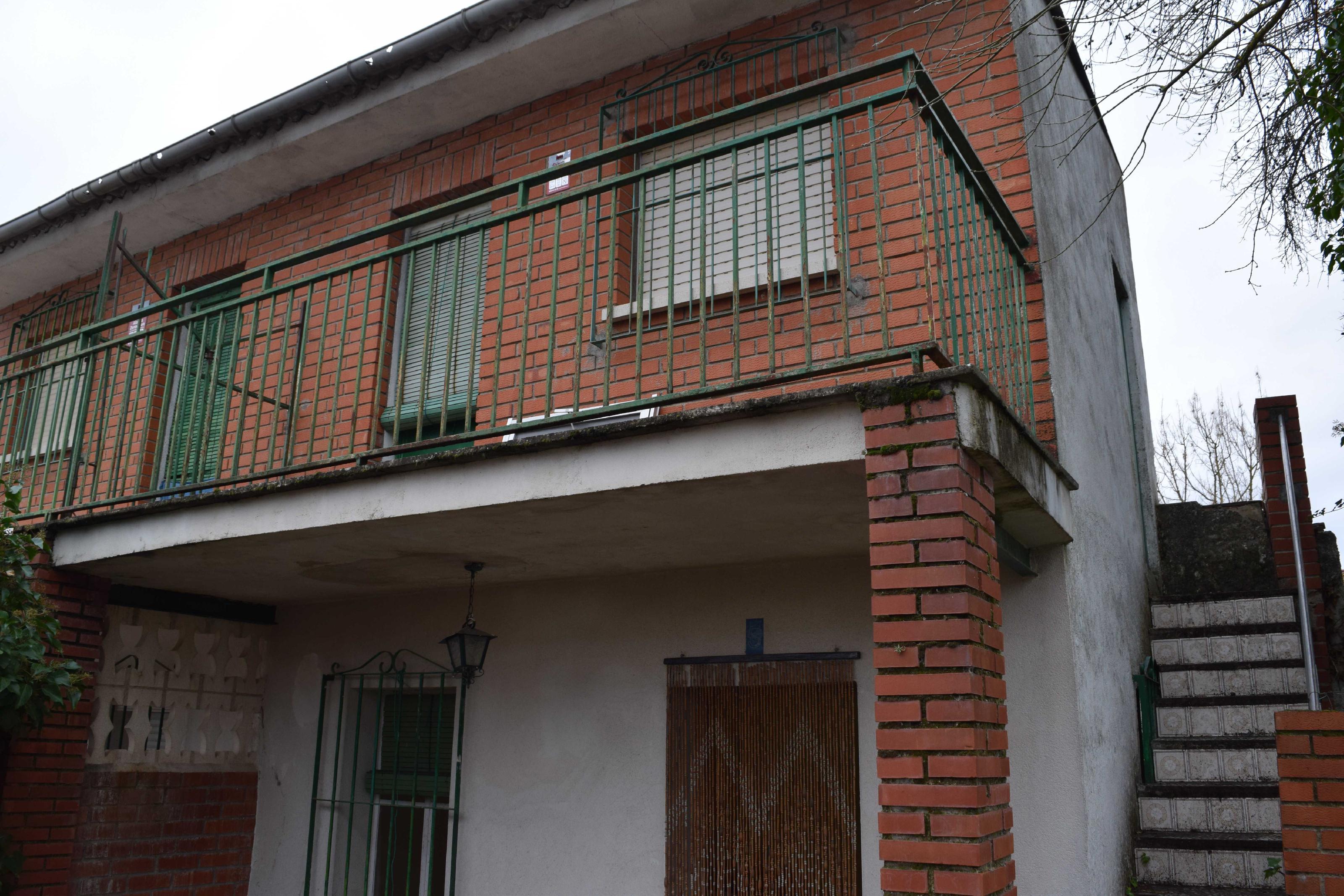 Imagen 1 Casa Pareada en venta en Escalona / Casa pareada de 2 palntas con 3 habitaciones y 1 baño