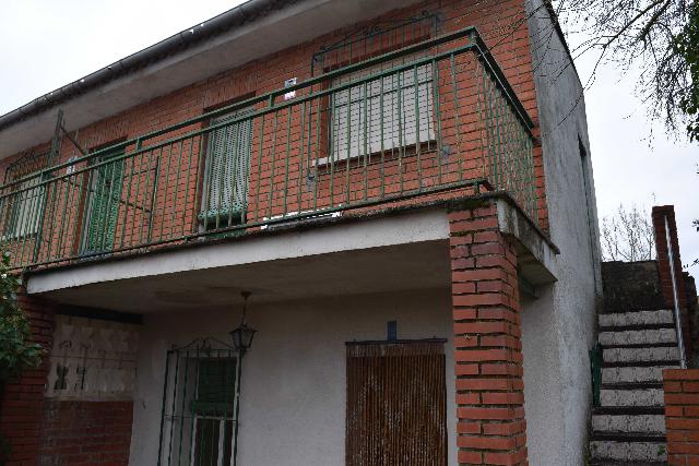 Imagen 1 Inmueble 299203 - Casa Pareada en venta en Escalona / Casa pareada de 2 palntas con 3 habitaciones y 1 baño