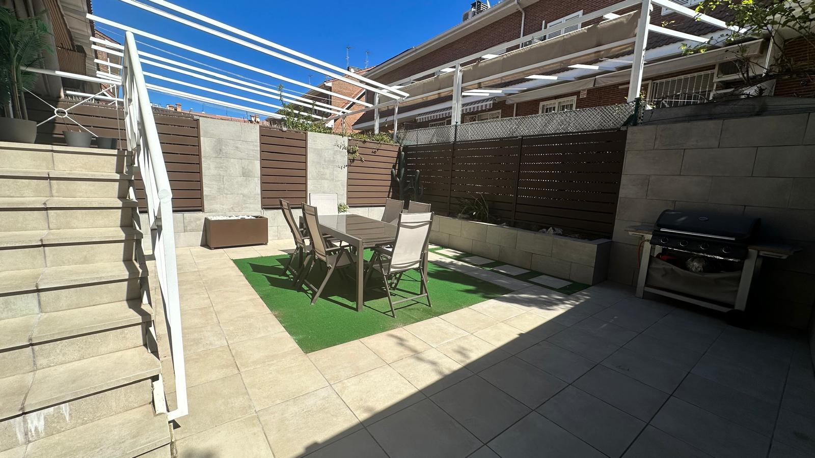 Imagen 11 Casa Adosada en venta en Alcorcón / Chalet en zona de las retamas para entrar a vivir