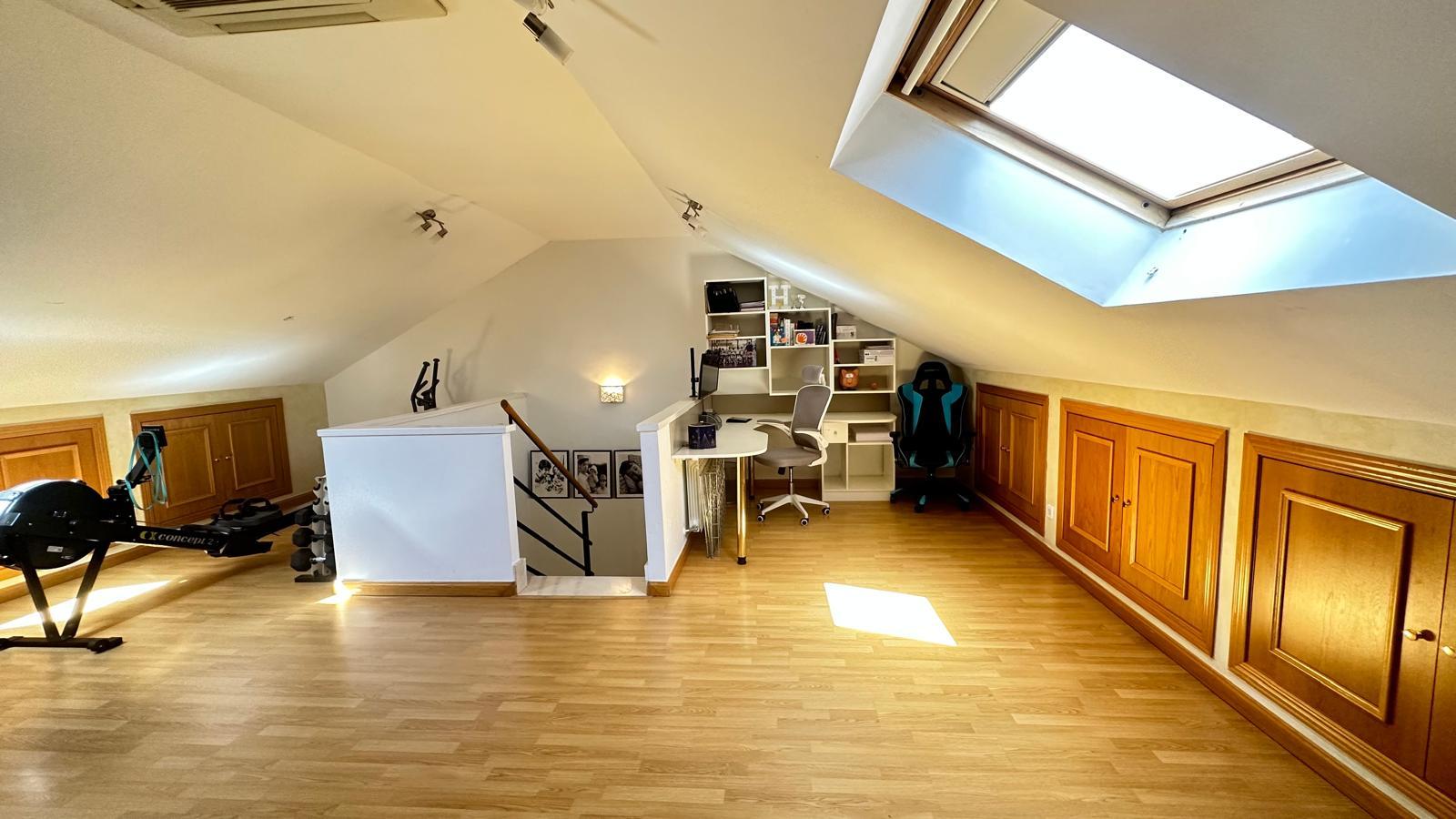 Imagen 26 Casa Adosada en venta en Alcorcón / Chalet en zona de las retamas para entrar a vivir