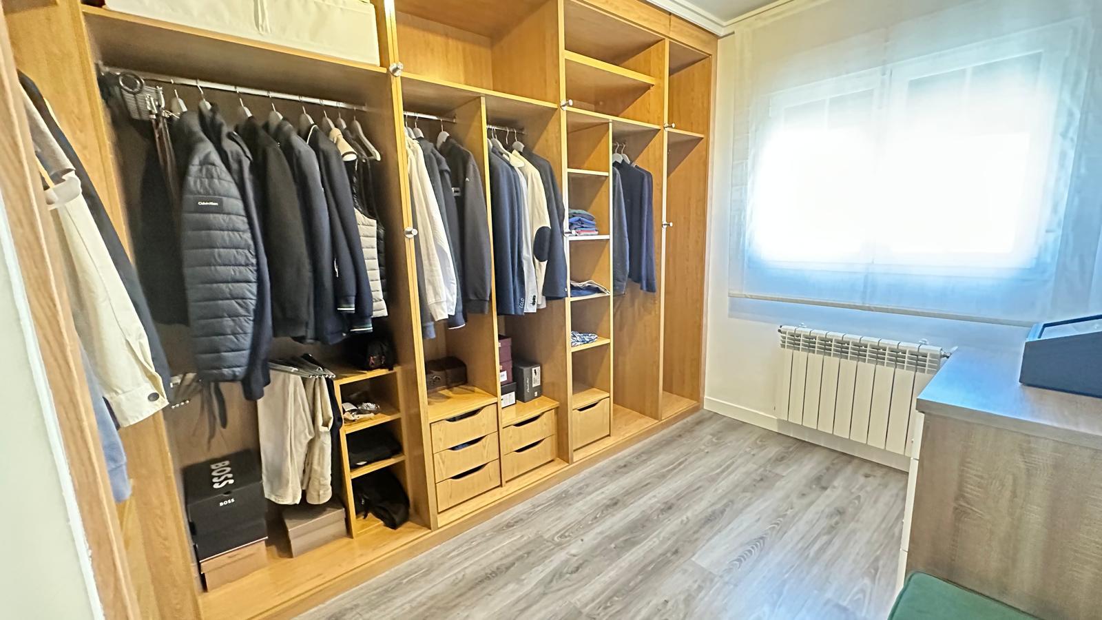 Imagen 25 Casa Adosada en venta en Alcorcón / Chalet en zona de las retamas para entrar a vivir