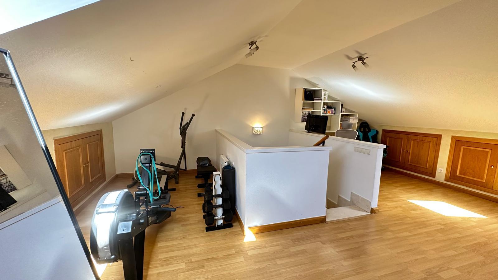 Imagen 28 Casa Adosada en venta en Alcorcón / Chalet en zona de las retamas para entrar a vivir