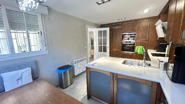 Imagen 7 Inmueble 302046 - Casa Adosada en venta en Alcorcón / Chalet en zona de las retamas para entrar a vivir