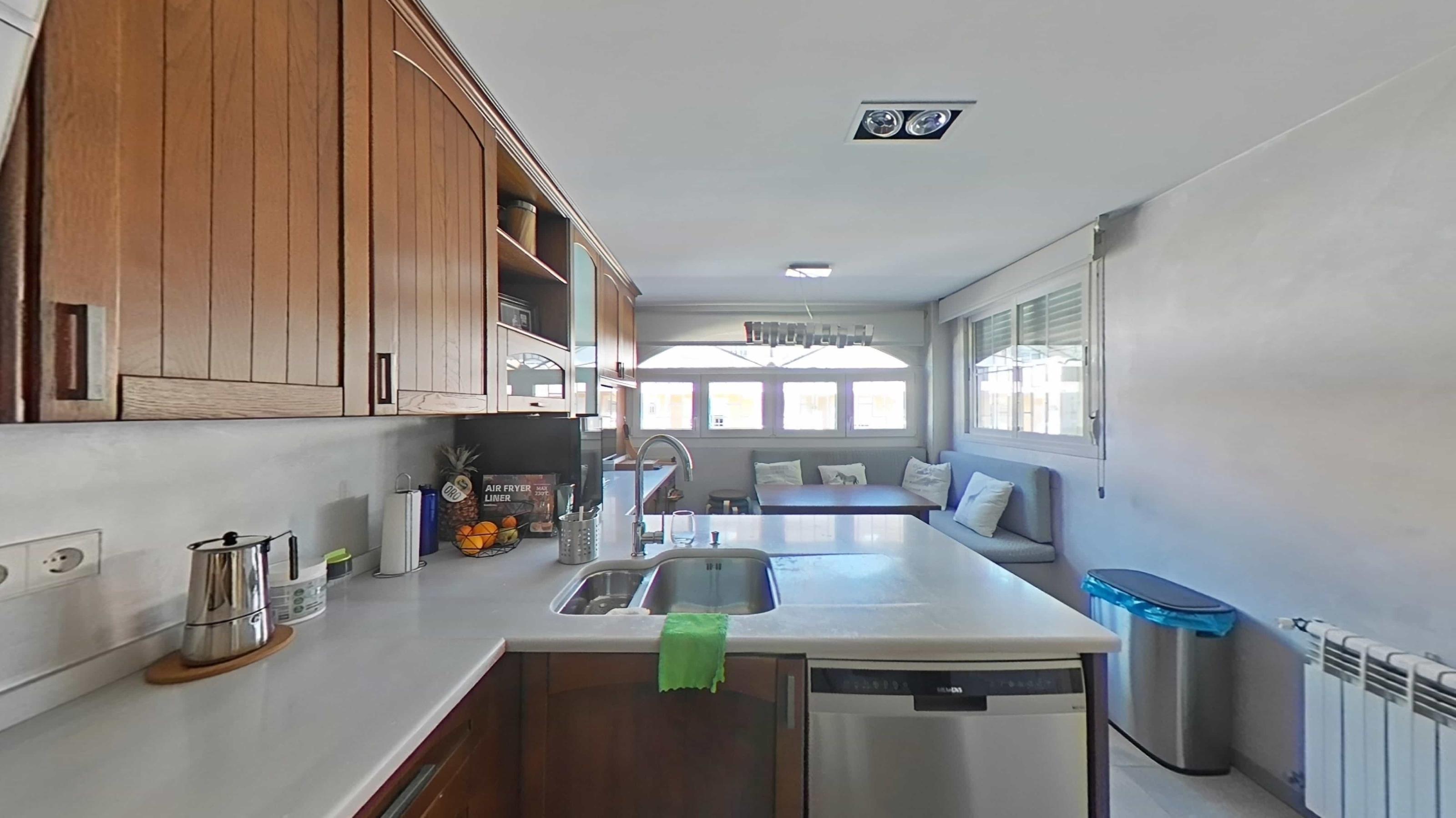 Imagen 7 Casa Adosada en venta en Alcorcón / Chalet en zona de las retamas para entrar a vivir