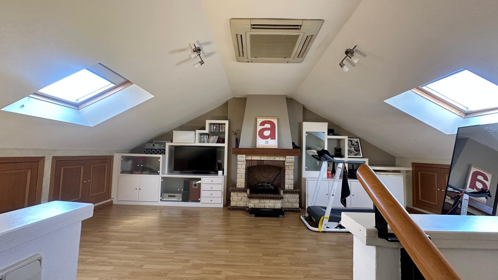 Imagen 27 Casa Adosada en venta en Alcorcón / Chalet en zona de las retamas para entrar a vivir