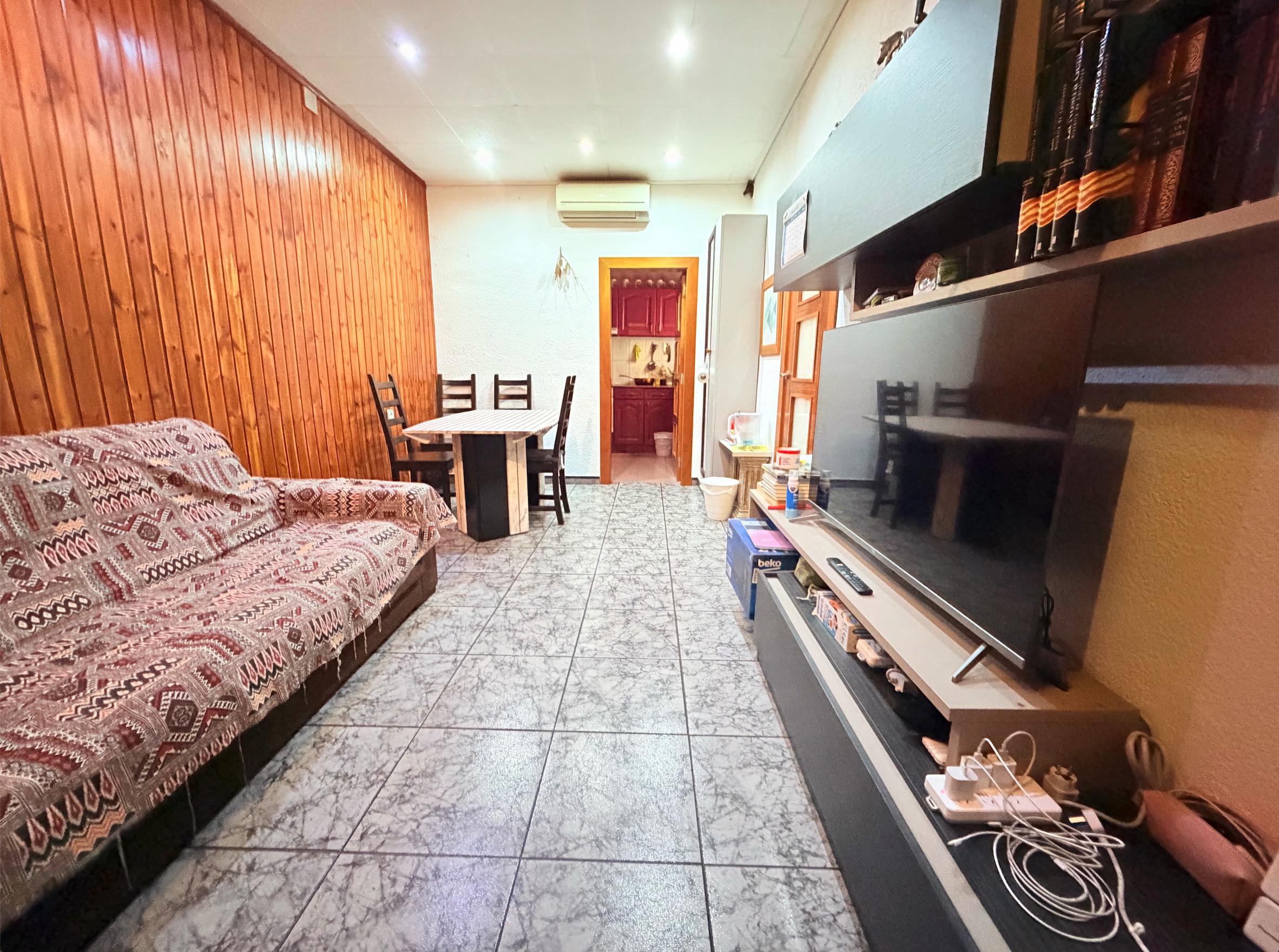 Imagen 1 Piso en venta en Barcelona / Cerca del metro L5 El Coll y Carmel parada bus v19 y 22