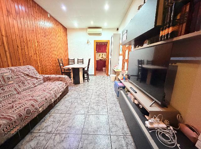 Imagen 1 Inmueble 298412 - Piso en venta en Barcelona / Cerca del metro L5 El Coll y Carmel parada bus v19 y 22