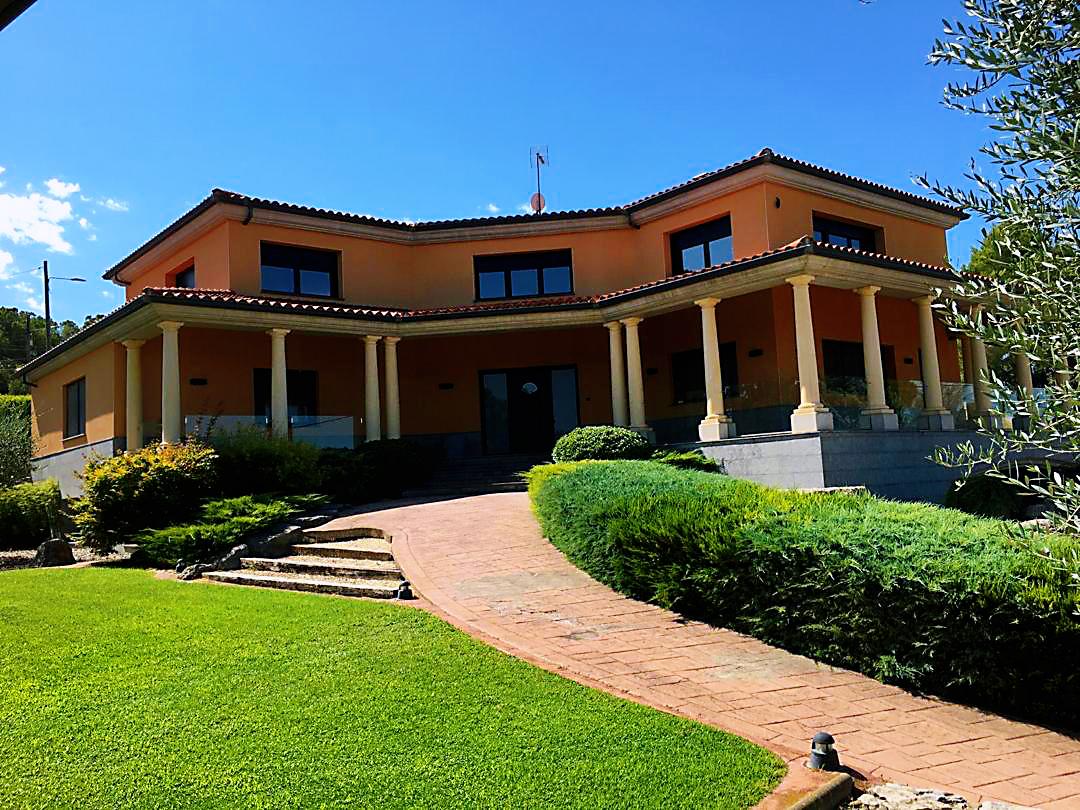 Imagen 10 Casa Aislada en venta en Castellnou De Bages / En urbanización castellnou de bages, cerca ...