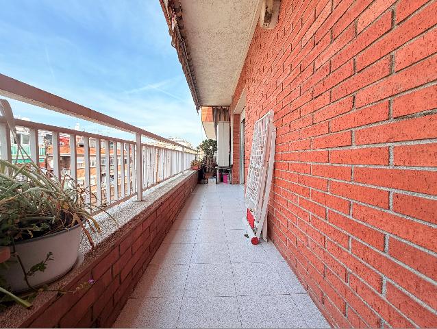 Imagen 1 Inmueble 302189 - Piso en venta en Santa Coloma De Gramenet / A 1 minuto de escola miguel hernandez cerca de...