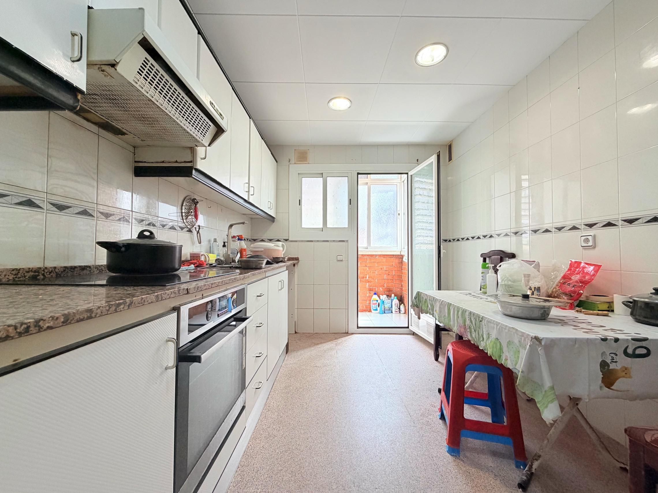 Imagen 15 Piso en venta en Santa Coloma De Gramenet / A 1 minuto de escola miguel hernandez cerca de...