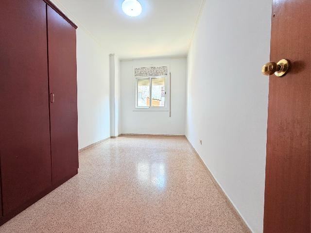 Imagen 17 Inmueble 302189 - Piso en venta en Santa Coloma De Gramenet / A 1 minuto de escola miguel hernandez cerca de...