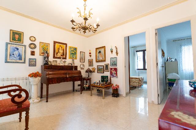 Imagen 2 Inmueble 298451 - Casa Adosada en venta en Hospitalet De Llobregat (L´) / A dos calles del Parque de la Torrasa.