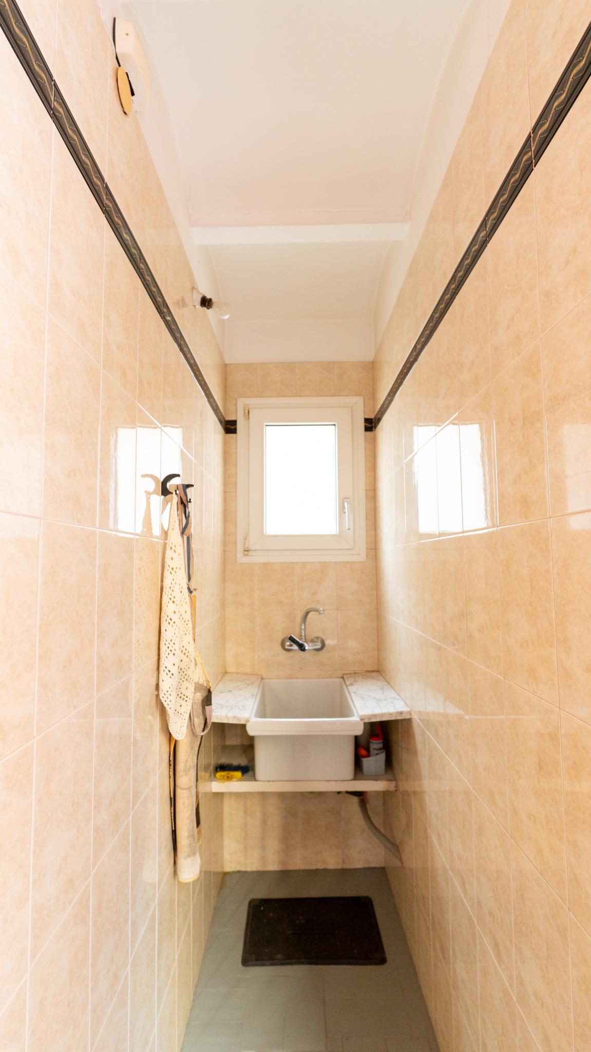 Imagen 28 Casa Adosada en venta en Hospitalet De Llobregat L´ / A dos calles del Parque de la Torrasa.