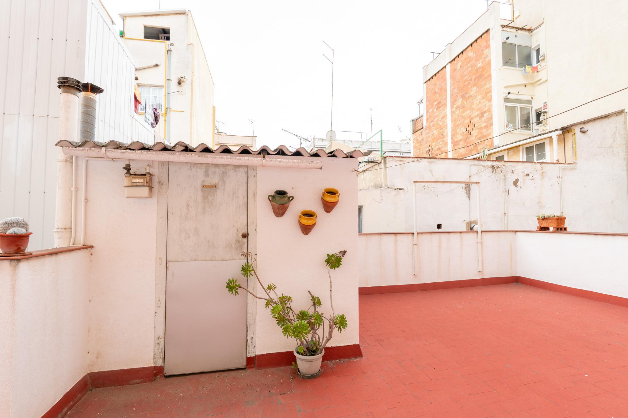 Imagen 16 Casa Adosada en venta en Hospitalet De Llobregat L´ / A dos calles del Parque de la Torrasa.