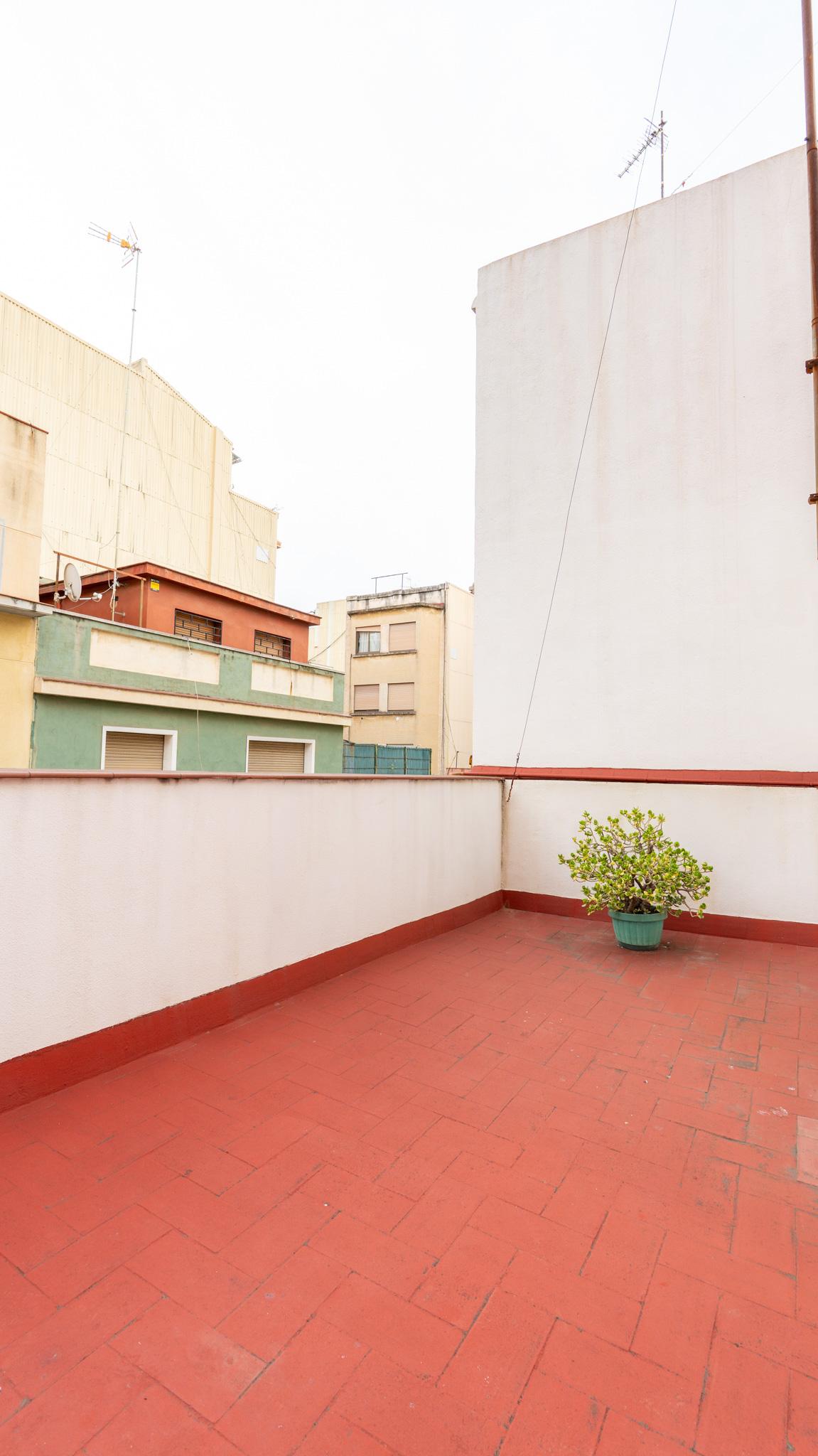 Imagen 17 Casa Adosada en venta en Hospitalet De Llobregat L´ / A dos calles del Parque de la Torrasa.