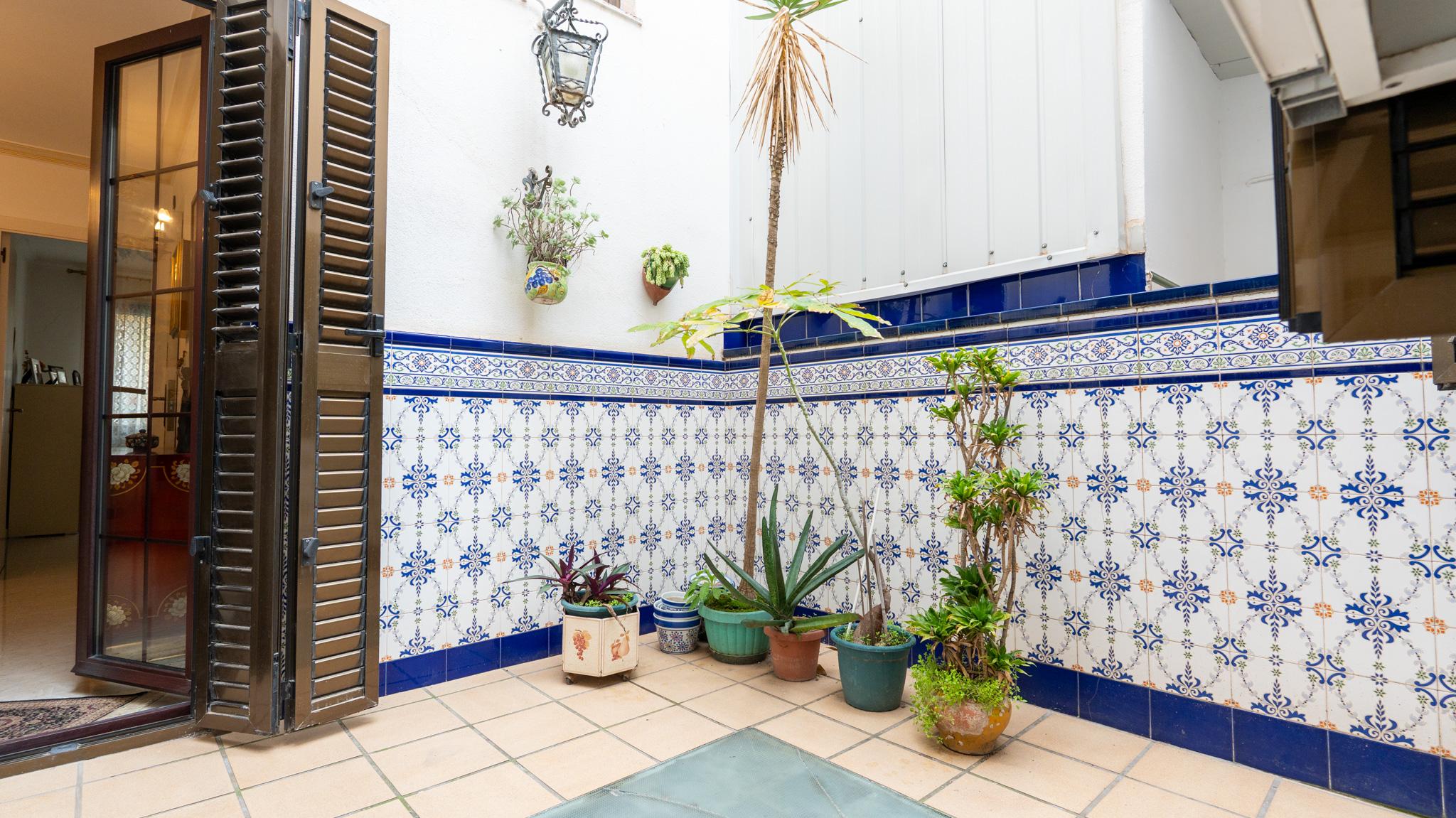 Imagen 7 Casa Adosada en venta en Hospitalet De Llobregat L´ / A dos calles del Parque de la Torrasa.