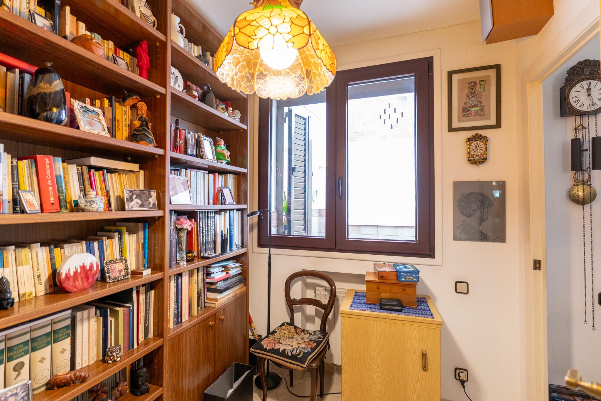 Imagen 21 Casa Adosada en venta en Hospitalet De Llobregat L´ / A dos calles del Parque de la Torrasa.