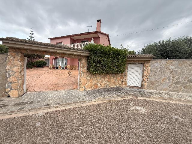 Imagen 2 Inmueble 293658 - Casa Aislada en venta en Sant Jaume Dels Domenys / En la urbanización el papagai