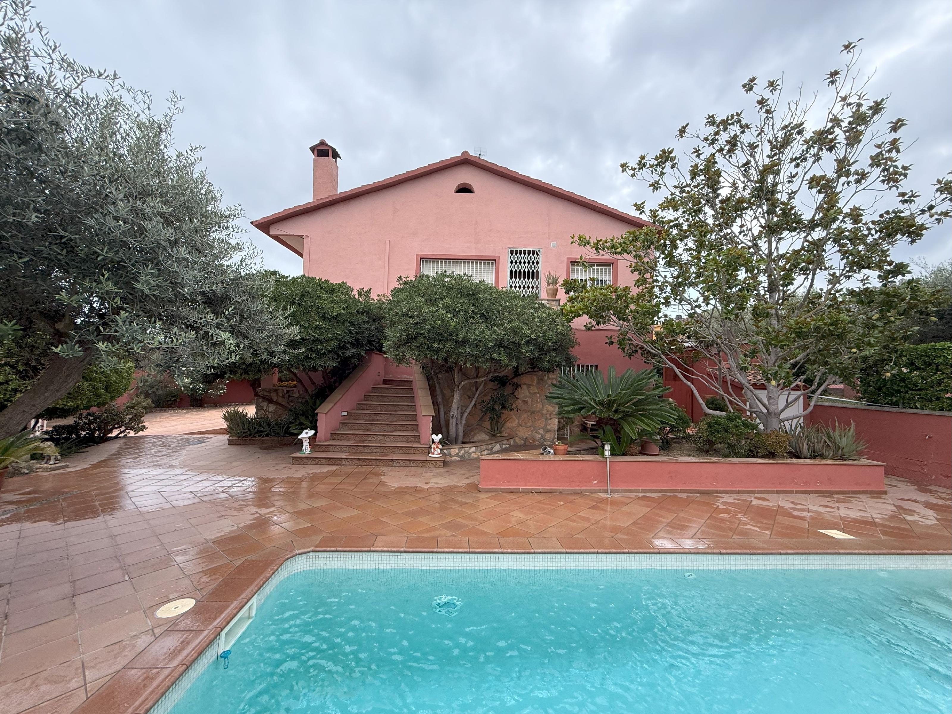 Imagen 1 Casa Aislada en venta en Sant Jaume Dels Domenys / En la urbanización el papagai