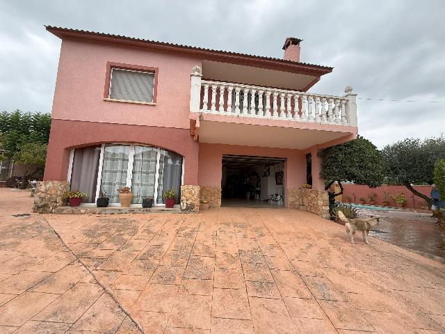 Imagen 3 Inmueble 293658 - Casa Aislada en venta en Sant Jaume Dels Domenys / En la urbanización el papagai