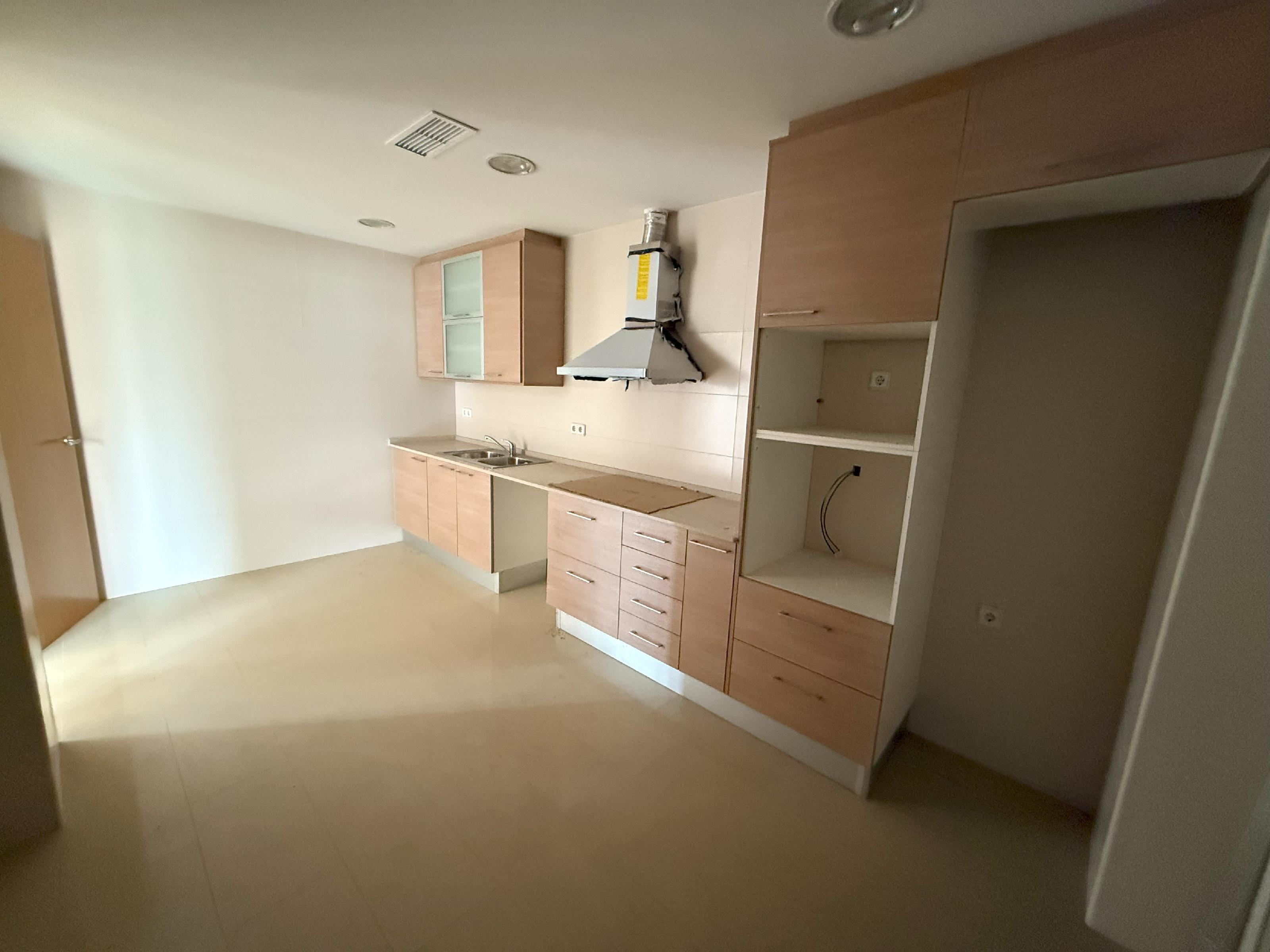 Imagen 9 Casa Aislada en venta en Llorenç Del Penedès / A dos minutos del centro.