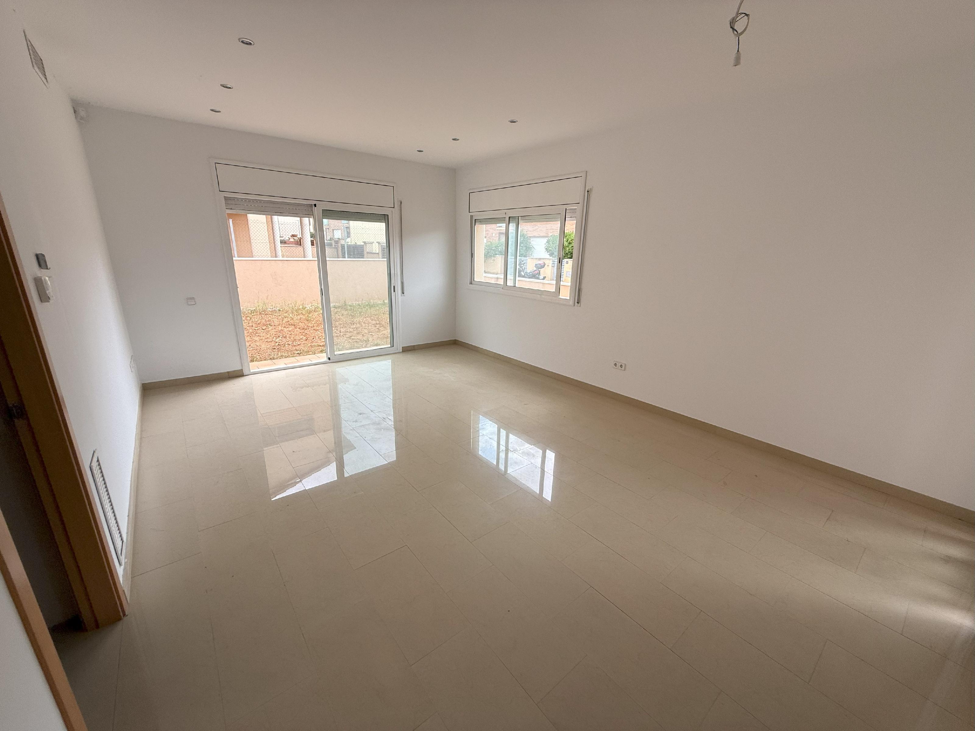 Imagen 6 Casa Aislada en venta en Llorenç Del Penedès / A dos minutos del centro.