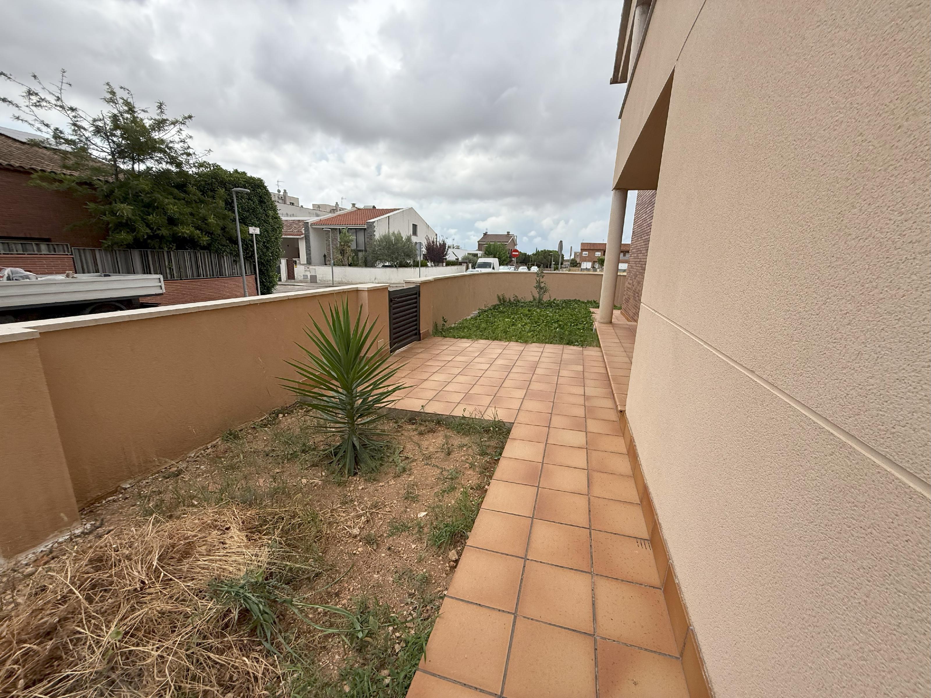 Imagen 35 Casa Aislada en venta en Llorenç Del Penedès / A dos minutos del centro.